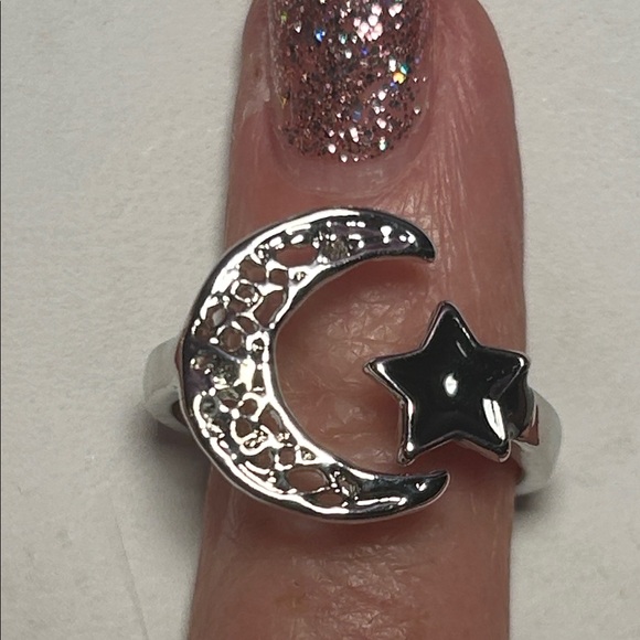 Moon and Star Ring - Picture 5 of 6